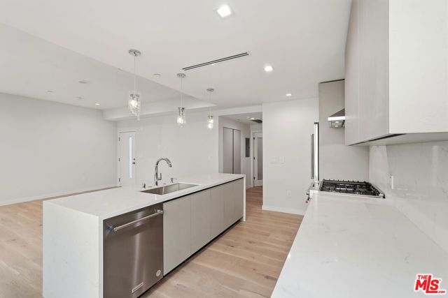 1006 Hancock Avenue B, West Hollywood, CA 90069