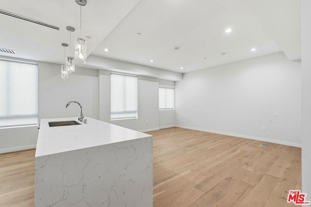 1006 Hancock Avenue B, West Hollywood, CA 90069