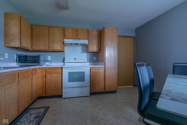 7656 Windy Hill Way, Indianapolis, IN 46239