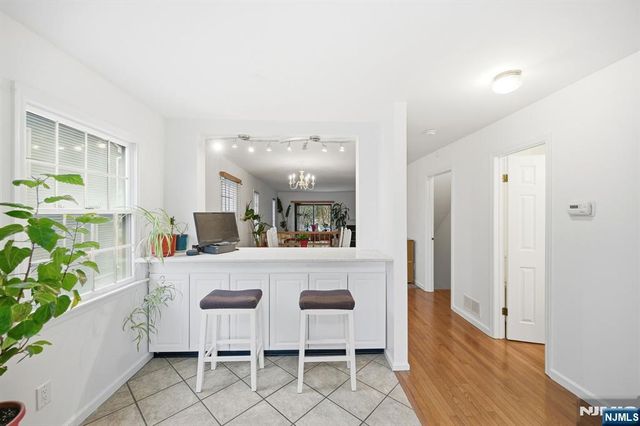 5 Mountain Ridge Road, Bloomingdale, NJ 07403