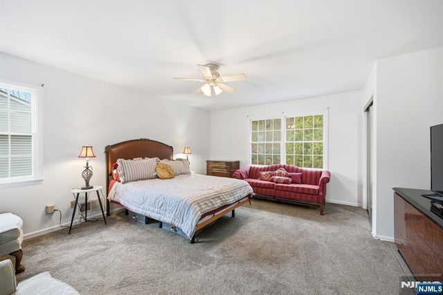 5 Mountain Ridge Road, Bloomingdale, NJ 07403