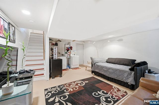 5 Mountain Ridge Road, Bloomingdale, NJ 07403