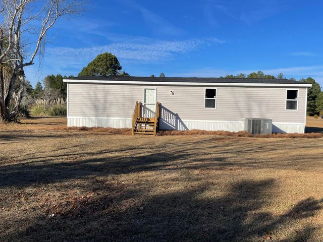 6250 Cougar Way, Wedgefield, SC 29168