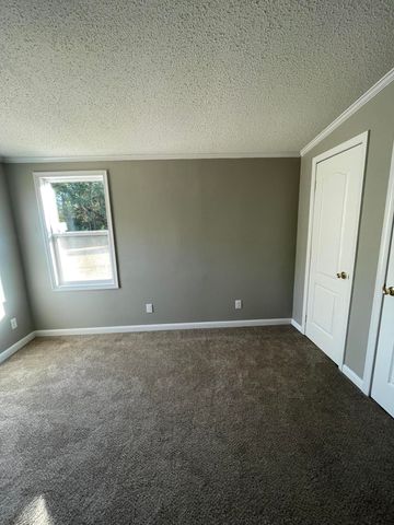 6250 Cougar Way, Wedgefield, SC 29168