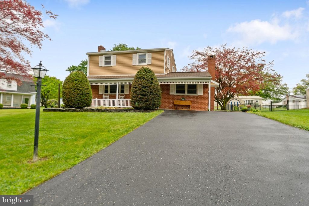 906 HERMAN DRIVE, Mechanicsburg, PA 17055