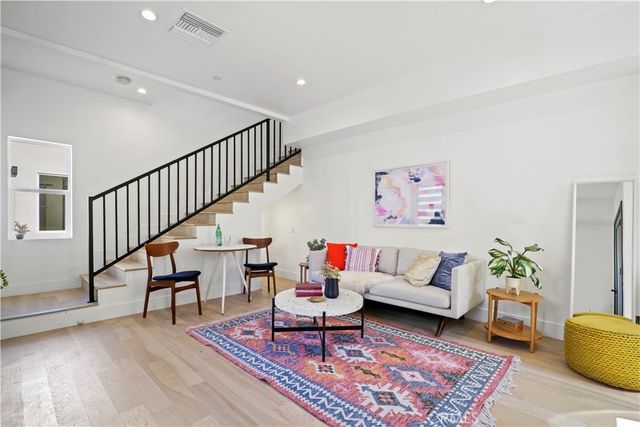 3334 Madera Avenue, Los Angeles, CA 90039