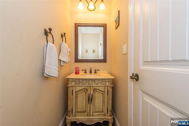4 Kingsberry Avenue, Westwood, NJ 07675