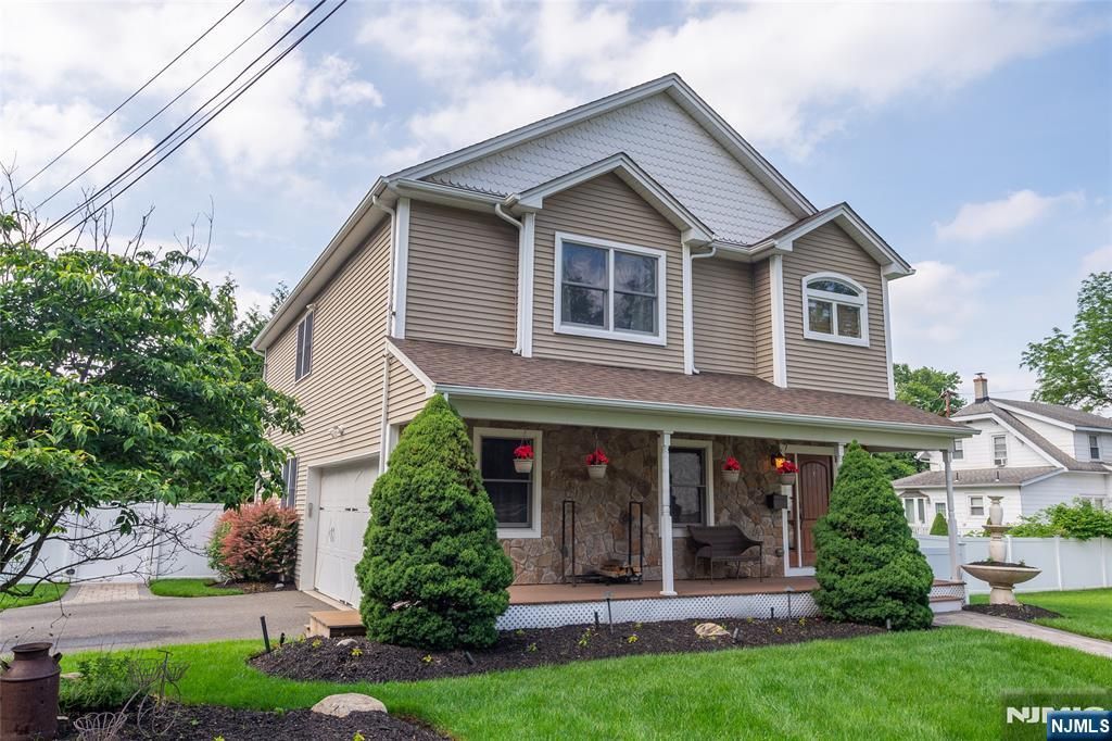 4 Kingsberry Avenue, Westwood, NJ 07675