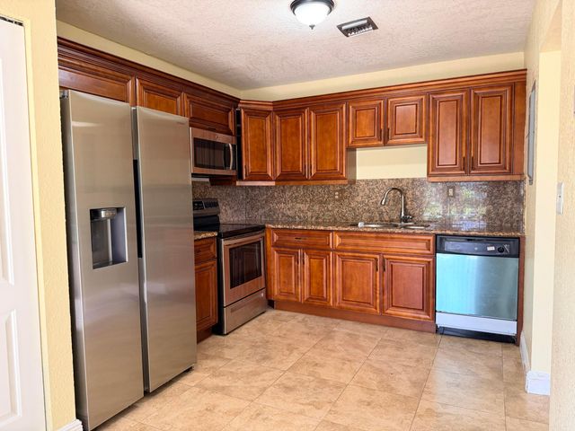 6020 NW 3rd Street 6020, Margate, FL 33063