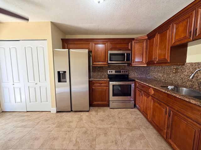 6020 NW 3rd Street 6020, Margate, FL 33063