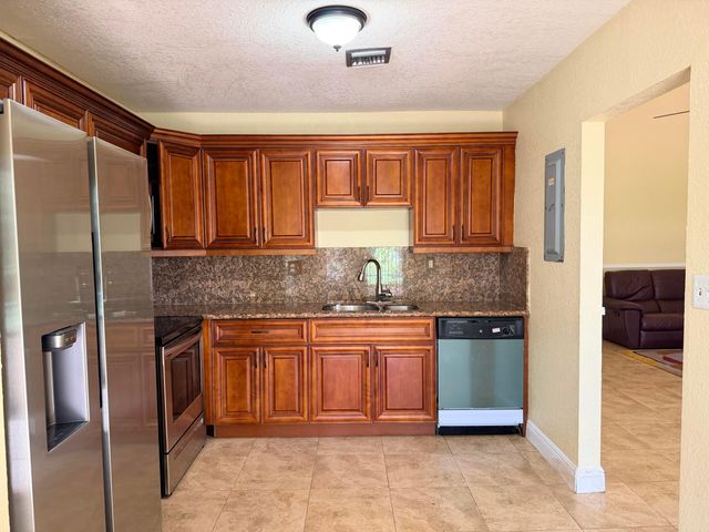 6020 NW 3rd Street 6020, Margate, FL 33063