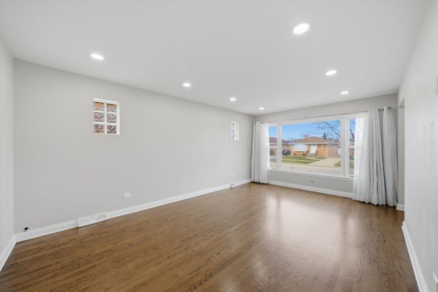 4312 N NOTTINGHAM Avenue, Norridge, IL 60706