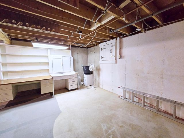 620 Kingsbury Beach Road, Eastham, MA 02642