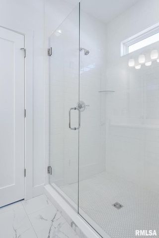 6574 Pelican Street, Bettendorf, IA 52722