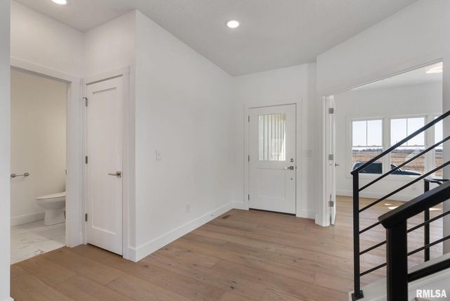 6574 Pelican Street, Bettendorf, IA 52722