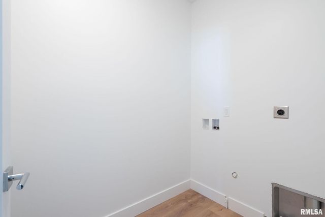 6574 Pelican Street, Bettendorf, IA 52722