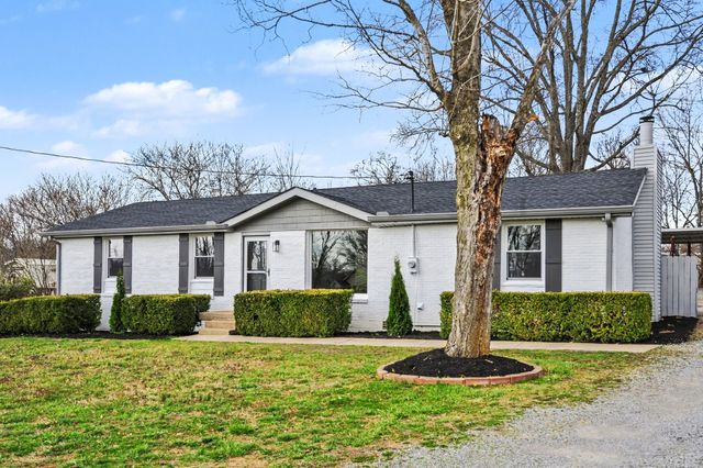 104 N Hillwood Cir, Greenbrier, TN 37073