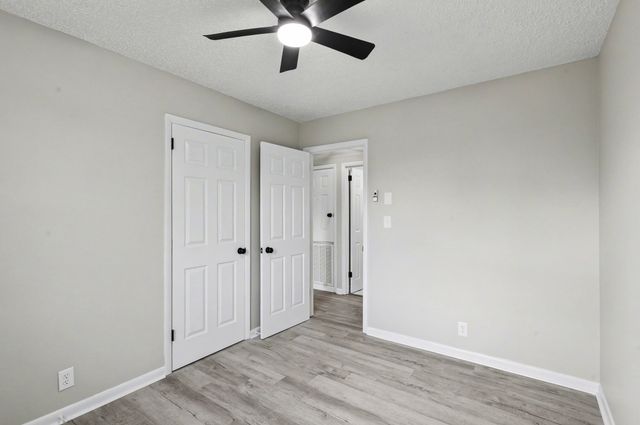 104 N Hillwood Cir, Greenbrier, TN 37073