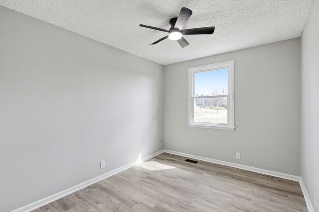 104 N Hillwood Cir, Greenbrier, TN 37073