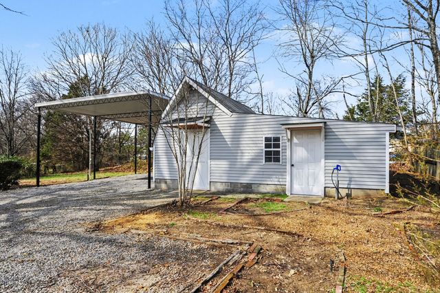 104 N Hillwood Cir, Greenbrier, TN 37073