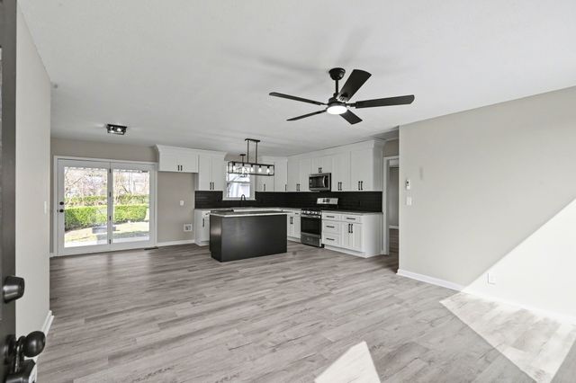 104 N Hillwood Cir, Greenbrier, TN 37073