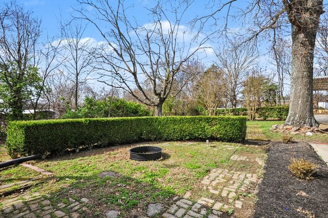 104 N Hillwood Cir, Greenbrier, TN 37073