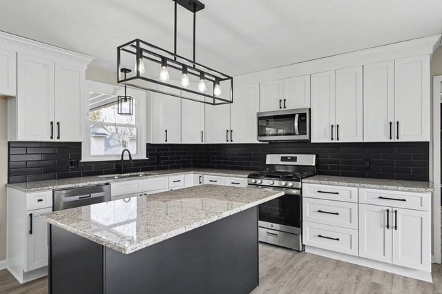 104 N Hillwood Cir, Greenbrier, TN 37073