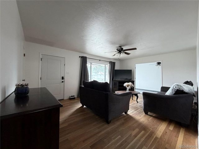 905 Hallam Ave, Colorado Springs, CO 80911