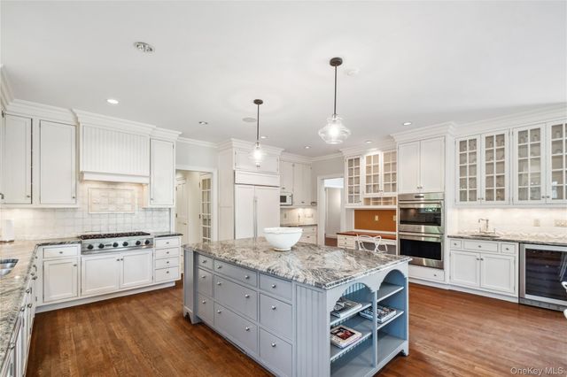 32 Pryer Lane, Larchmont, NY 10538