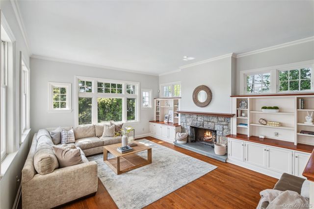 32 Pryer Lane, Larchmont, NY 10538