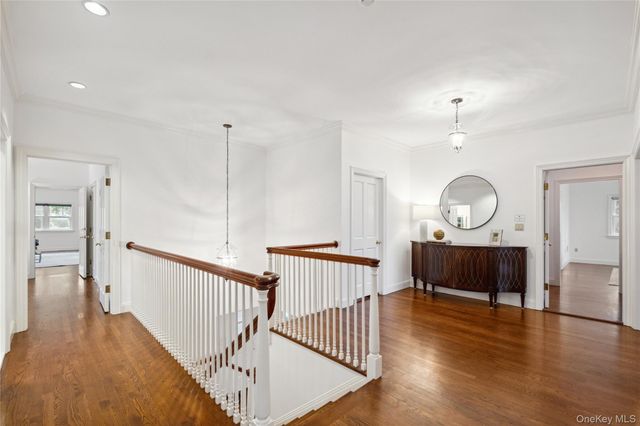 32 Pryer Lane, Larchmont, NY 10538