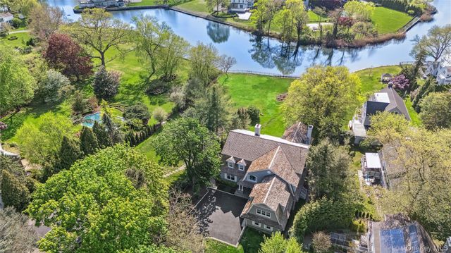 32 Pryer Lane, Larchmont, NY 10538