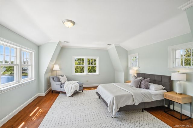 32 Pryer Lane, Larchmont, NY 10538