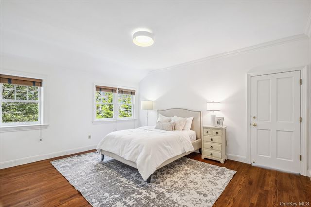 32 Pryer Lane, Larchmont, NY 10538