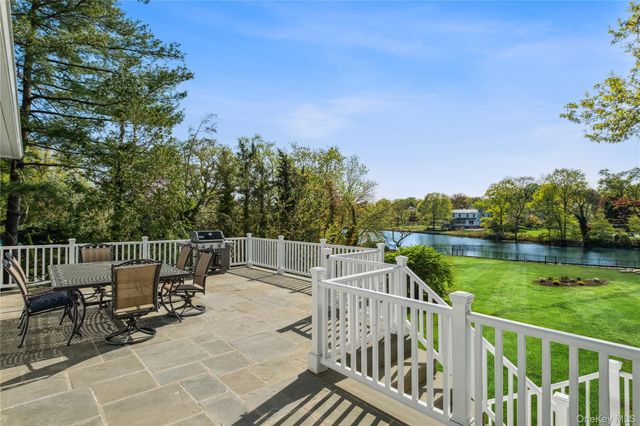 32 Pryer Lane, Larchmont, NY 10538