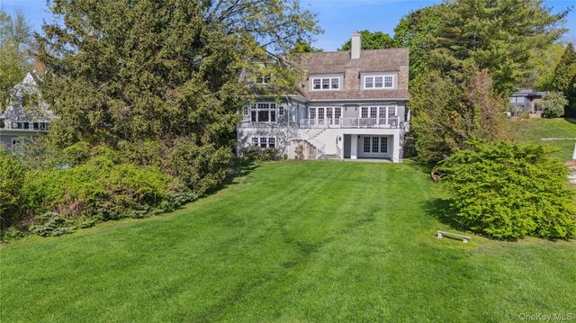 32 Pryer Lane, Larchmont, NY 10538