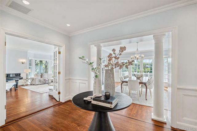 32 Pryer Lane, Larchmont, NY 10538