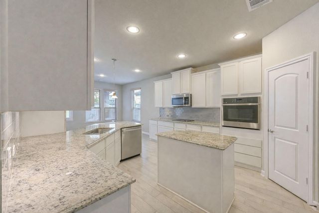 2910 Knotty Forest Drive, Spring, TX 77373