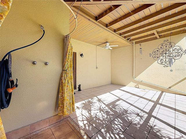 1710 LIGHTHOUSE TERRACE S 1, South Pasadena, FL 33707