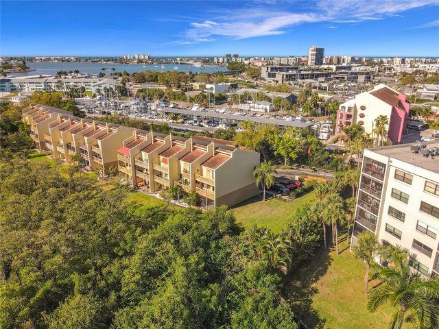 1710 LIGHTHOUSE TERRACE S 1, South Pasadena, FL 33707