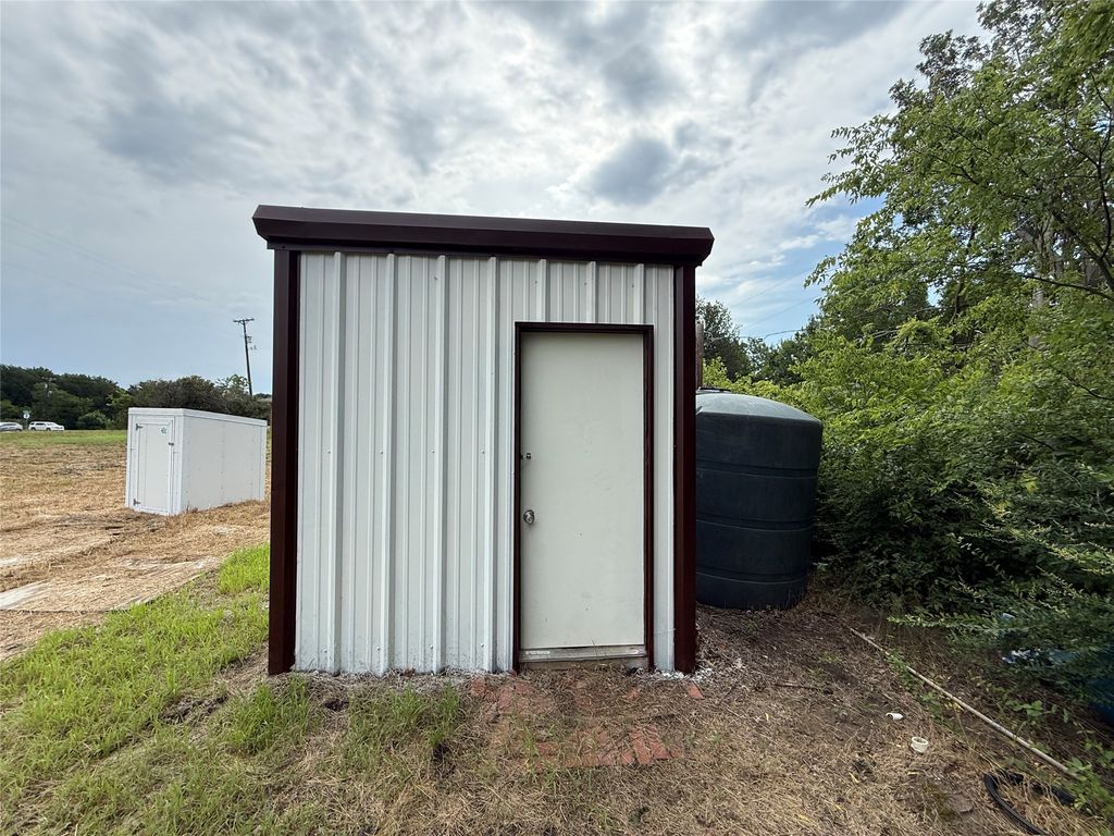 4724 E University Drive, Denton, TX 76208 — exterior