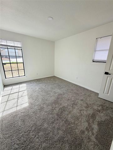 1504 Parkview LN, San Marcos, TX 78666