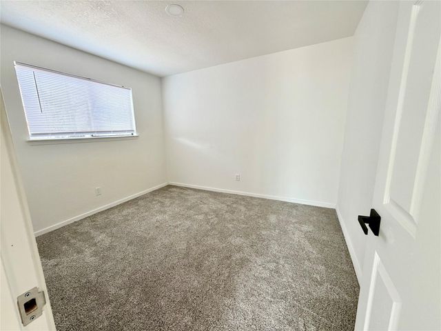 1504 Parkview LN, San Marcos, TX 78666