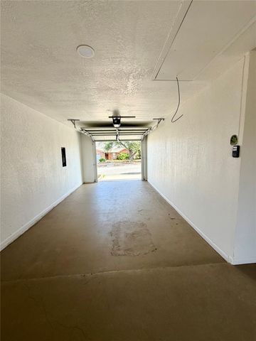 1504 Parkview LN, San Marcos, TX 78666