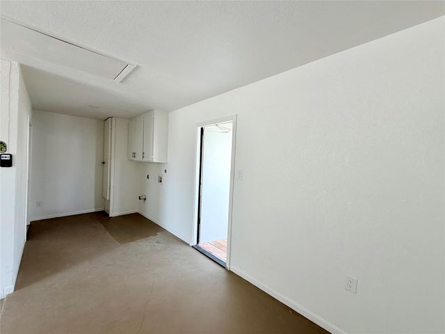 1504 Parkview LN, San Marcos, TX 78666