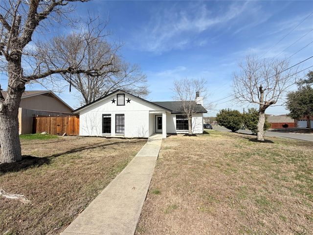 1504 Parkview LN, San Marcos, TX 78666