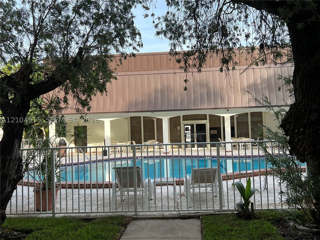 500 NE 2nd St 210, Dania Beach, FL 33004
