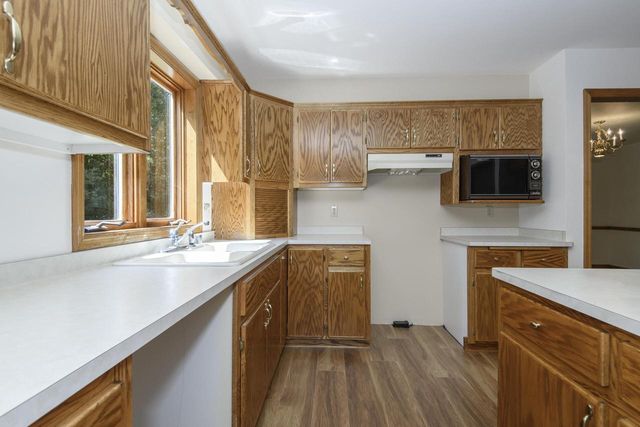 N52W14305 Thornhill DRIVE, Menomonee Falls, WI 53051