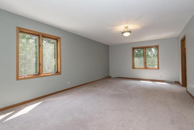 N52W14305 Thornhill DRIVE, Menomonee Falls, WI 53051