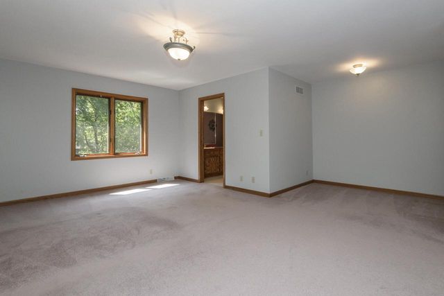 N52W14305 Thornhill DRIVE, Menomonee Falls, WI 53051